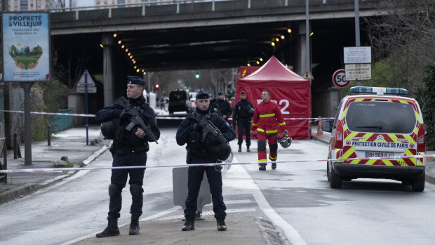 A man armed with a knife rampaged through a Paris park attacking passers-by seemingly at random Friday, killing at least one person and injuring two others before police shot him dead.