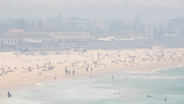 Smoke haze blankets Bondi Beach on Thursday.