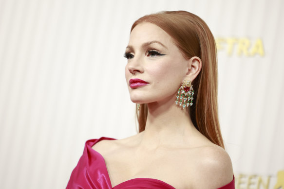 Jessica Chastain channelled the 60s with beehive hair paired with rosy-coloured make-up to the Screen Actors Guild Awards.