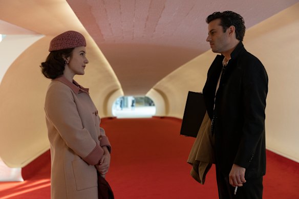 Rachel Brosnahan as Midge Maissel and Luke Kirby, that even stars in heroil, as Lenny Bruce in the wonder Mrs Maisel.