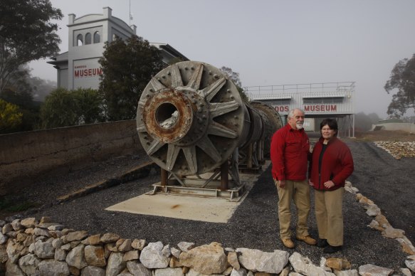 Buzz Sanderson and Fiona MacDonald, president and secretary of the Kandos Museum. 