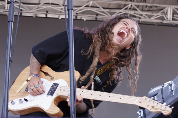 Sultana on stage at Melbourne’s Laneway Festival in 2017.