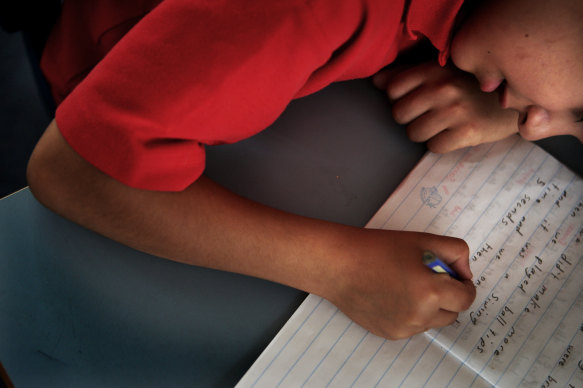 Children who hand-write fluently in their first year of school are likely to be better readers in year 1.