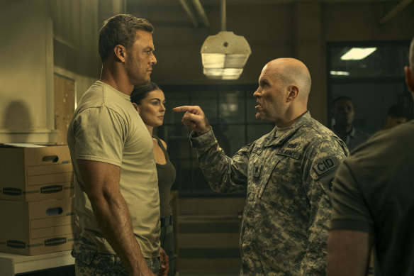 Alan Ritchson, Serinda Swan and Josh Blacker in Reacher.