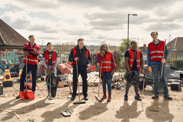 Darren Boyd, Rhianne Barreto, Christopher Walken, Clare Perkins, Gamba Cole and Stephen Merchant in The Outlaws.