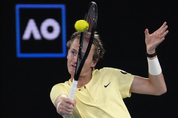 Sebastian Korda in action against Karen Khachanov.