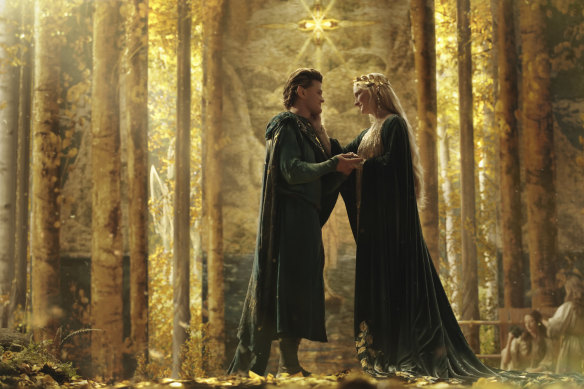 Elrond (Robert Aramayo) and Galadriel (Morfydd Clark) in The Rings of Power.