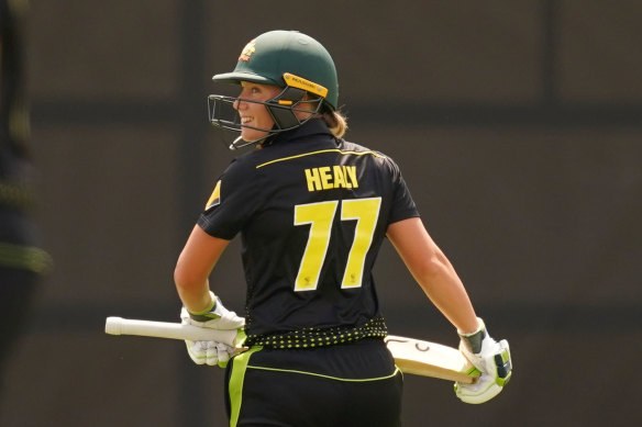 Alyssa Healy was dismissed cheaply again, but Australia got the win.