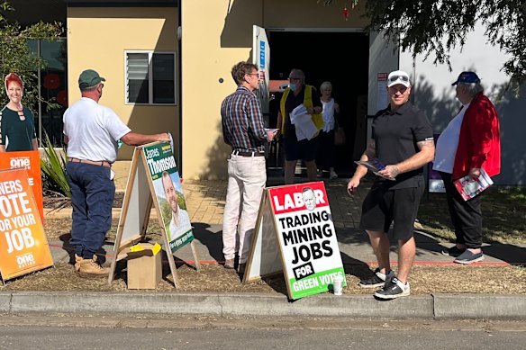 Stuart Bonds (right) outside a Singleton pre-polling station in May 2022.