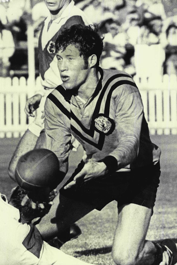 Allan Fitzgibbon playing for Balmain.