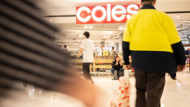 What rights do retail staff have to stop thieves?