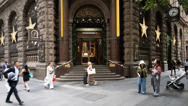 Luxury hospitality pivot helps Paspaley family as pearl sales take hit