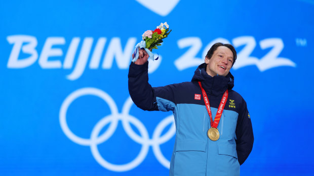 ‘I felt used’: Speed skater donates Olympic gold to Chinese prisoner