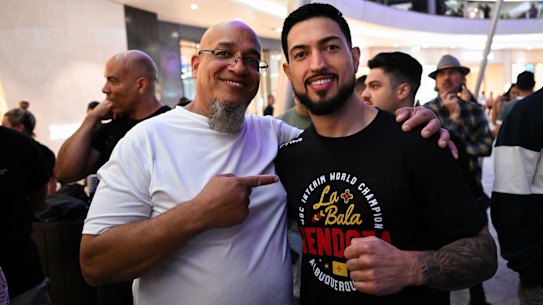 Brian Mendoza, pictured with his father, Mariano Mendoza, ahead of his fight with Tim Tszyu.