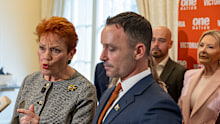 One Nation federal leader Pauline Hanson with Victorian leader Warren Pickering.