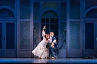 Chihiro Nomura's Lucy Westenra affected by the curse of vampirism. 