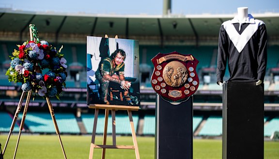 The stage was set for a touching tribute to Raudonikis.