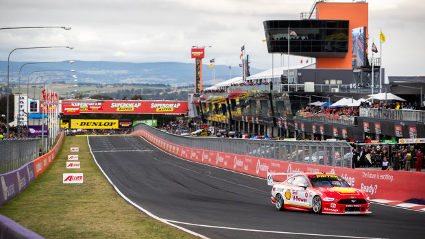 McLaughlin tears around the Mt Panorama circuit during the Top 10 Shootout.