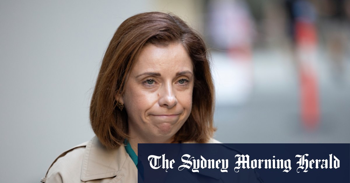 Optus Triple Zero outage slammed by Communications Minister Anika Wells