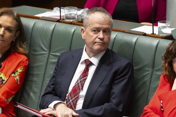 Government Services Minister Bill Shorten says Optus needs to explain what happened and do it quickly.