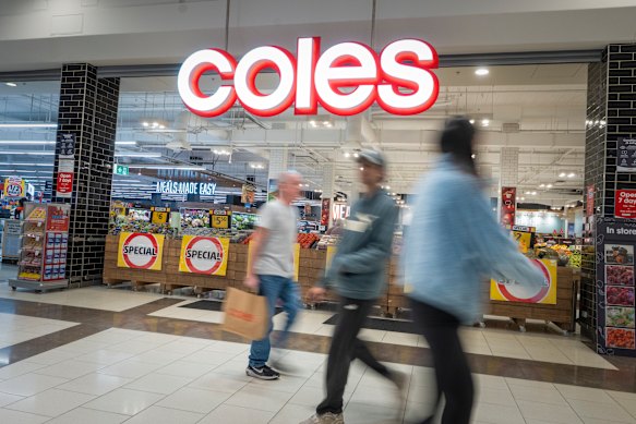 Coles worker sacked after restraining suspected thief to receive $6500