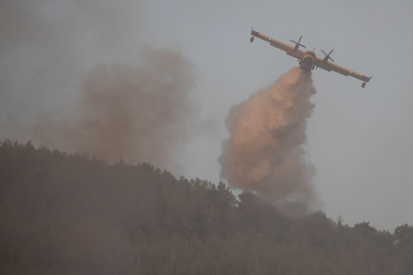 A Spanish hydroplane drops water in Turkey. 