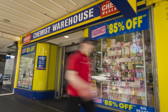 Chemist Warehouse will lose its discounting power in a move that has pleased the Pharmacy Guild, whose small business members have been forced to compete.