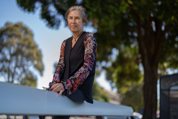 Psychologist and filmmaker Esther Takac says Israel needs a change from Benjamin Netanyahu.