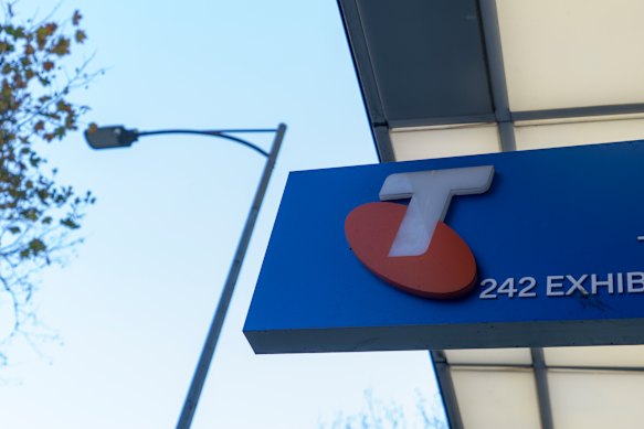 Telstra says the mass network outage could have been prevented if a software update had been applied to the device that triggered it, and its internal controls 