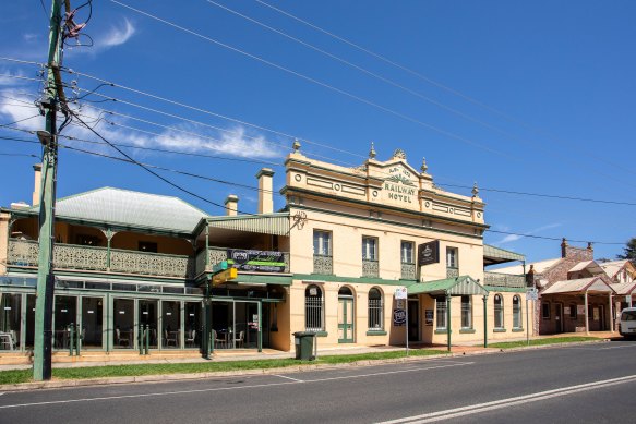 The rich-lister Roche family are selling the Railway Hotel in Armidale.