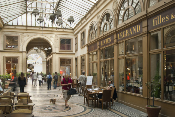 Arcade life in Paris.