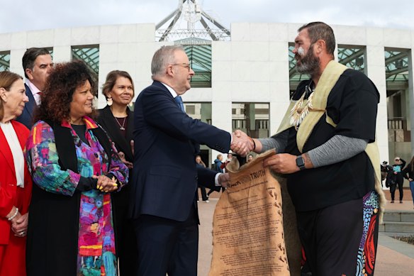 Travis Lovett, Kerrupmara Gunditjmara man and Executive Director of the University of Melbourne’s Centre for Truth Telling and Dialogue, has walked 800km from Portland, Victoria, to present the letter.