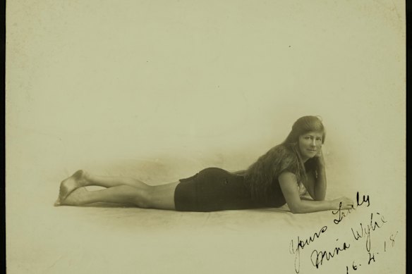 Wilhelmina (Mina) Wylie - the first Australian woman to win an Olympic silver medal - has been honoured with a blue plaque at Coogee.