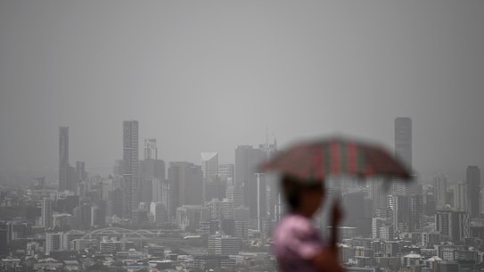 Smoke covers Brisbane's CBD as seen from Mount Coot-tha in November 2019