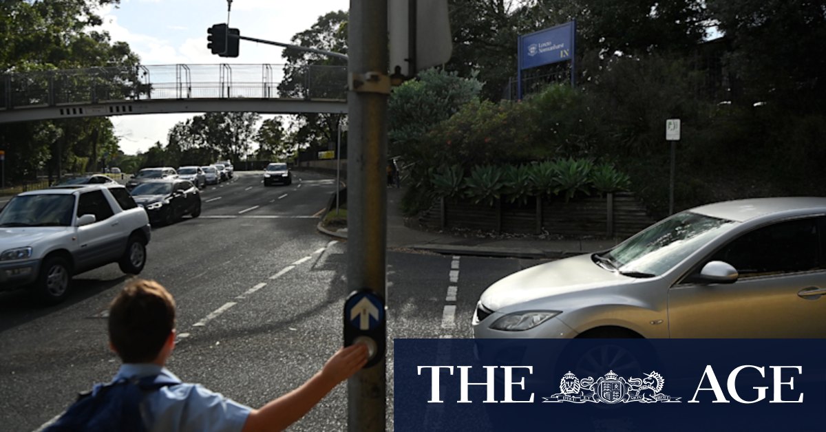 Loreto Normanhurst parents breaking the law during drop-off and pick-up - Vimarsana News