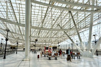 Your questions: Is it safe to travel on Paris’ trains from the airport?