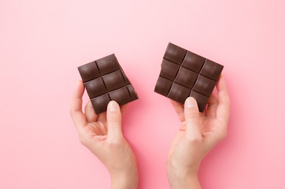 The higher the percentage of cocoa, the lower the sugar content of chocolate, which explains the bitterness. 