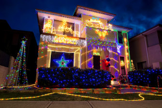 This is not the way to go if you’re wanting to sell your home at Christmas, stylists say.