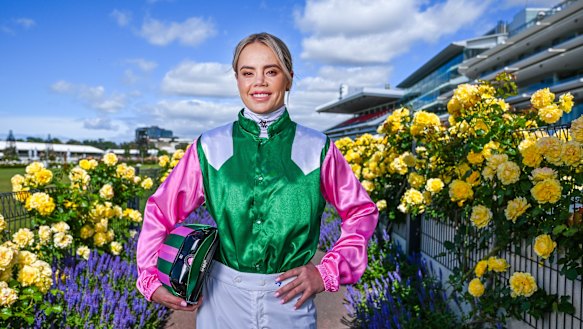 Jockey Winona Constin.