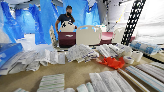 Medical supplies are lined up at a field hospital et up in one of the University of Mississippi Medical Centre’s car park. 