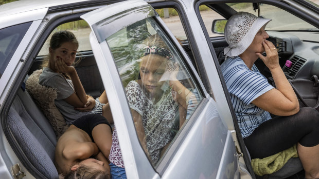 As fighting rages around a nuclear plant in Zaporizhzhia, a Ukrainian family joins a convoy of fleeing civilians. 