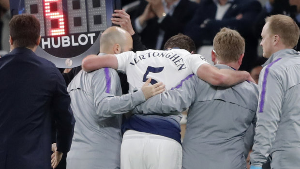 Jan Vertonghen had to be helped off the pitch with a head injury.
