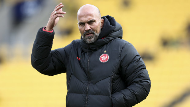 Markus Babbel shows his frustration during the Wanderers' defeat in Wellington on Saturday. 