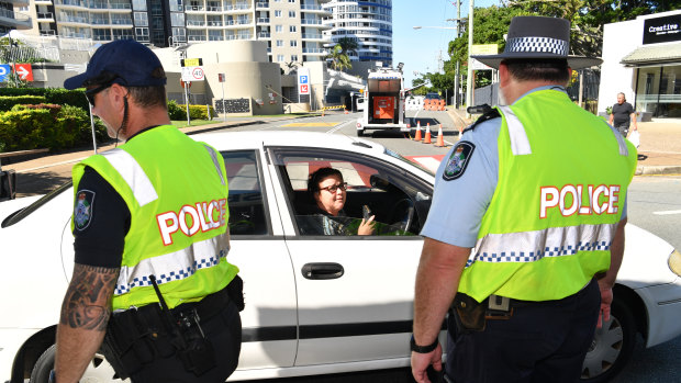 Queensland police have been turning away hundreds of people seeking to cross into Queensland from NSW on the Gold Coast.
