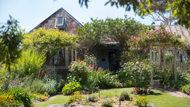 The flower-filled front garden of Ziebell's Farmhouse