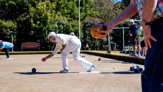 Double Bay Bowling Club has taken legal action against Woollahra Municipal Council over the sale of a townhouse.