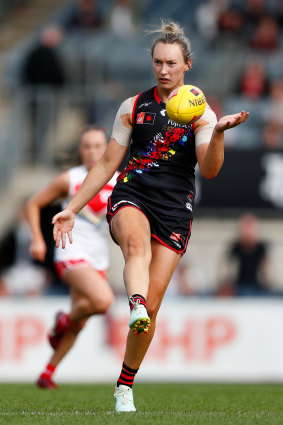 Sophie Alexander kicked back-to-back goals for the Bombers. 