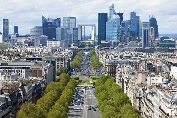 Manhattan vibes of La Defense.