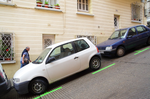 The Spanish can get a car into any spot, no matter how challenging.