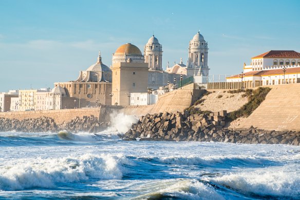 Cadiz is one of the best spots in Spain for a surf.
